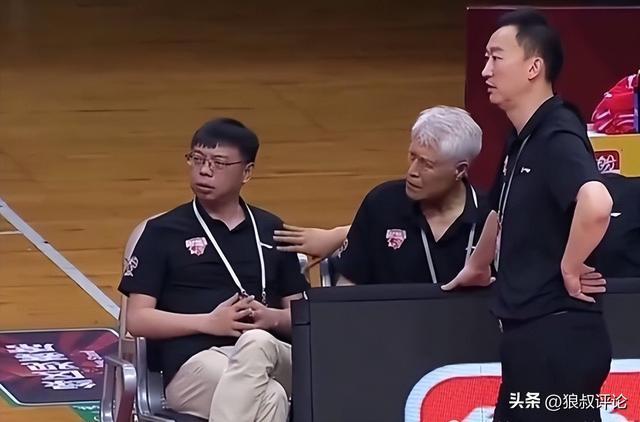 浙江男篮官方：方俊不再担任总经理，张根平接任