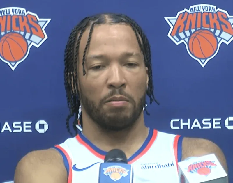 NBA官方转发布伦森采访：纽约尼克斯夺冠靠团队协作