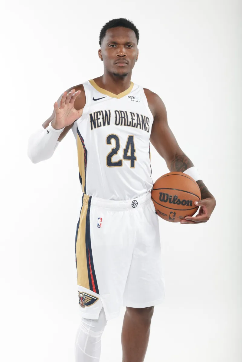 NBA官方公布马瑟林身披鹈鹕24号球衣定妆照