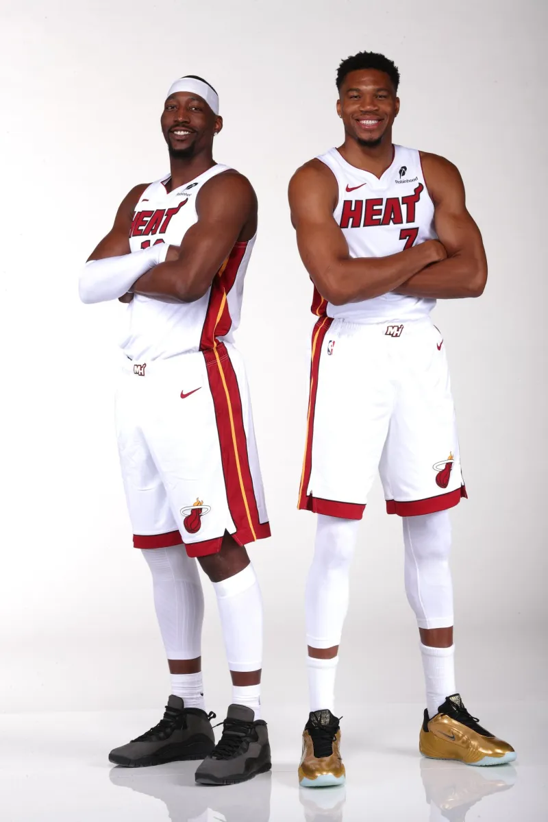 NBA官方晒照：字母哥与阿德巴约合体，热火新内线双雄诞生