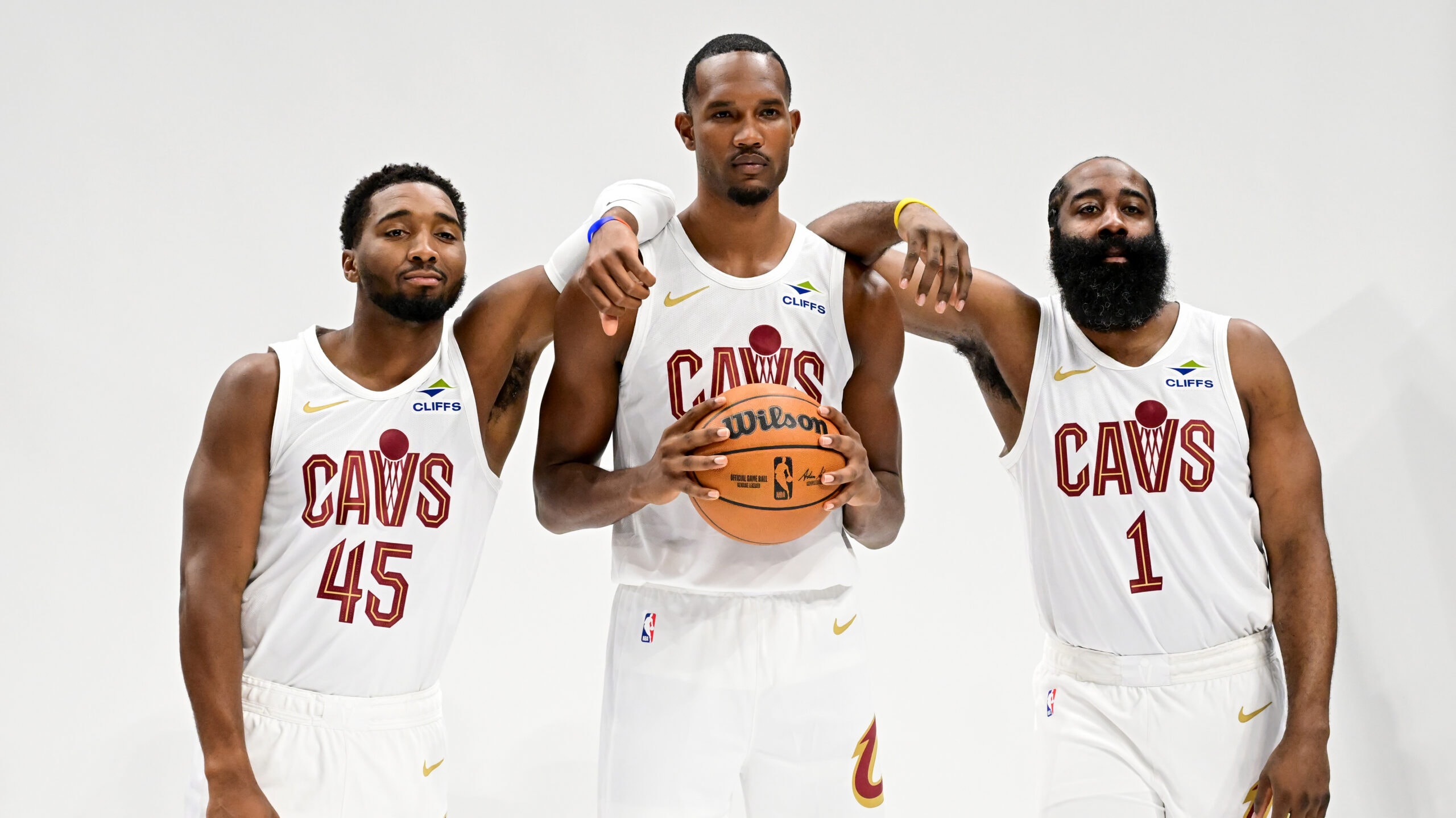 Donovan Mitchell与James Harden offseason加强团队化学反应