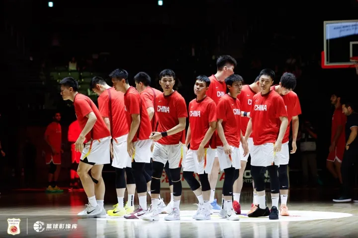 媒体人：CBA联赛停赛时间仍达30天 中国男篮长集训思路不变