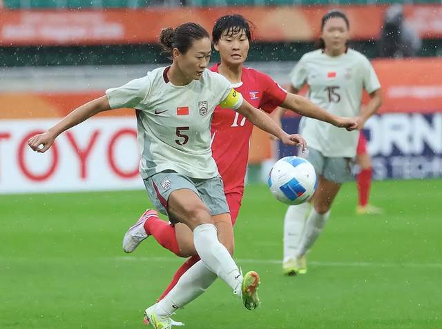 中国女足无缘决赛 中国女排三连冠 中国男足时隔28年再进四强