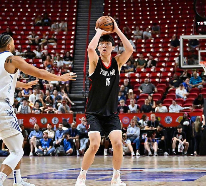 杨瀚森开启NBA第二年,开拓者称其将竞争第三中锋