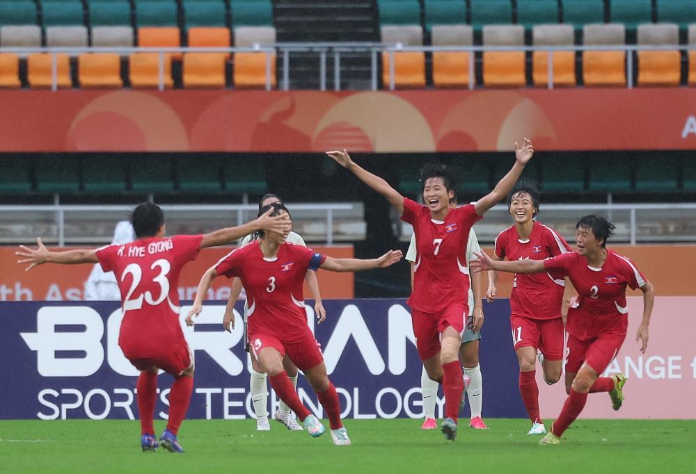 中国女足0:2不敌朝鲜队 定位球细节成关键因素