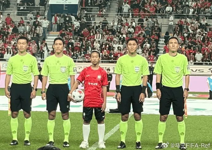 马宁执法乌拉圭4-1韩国友谊赛：快节奏强对抗技战术精湛