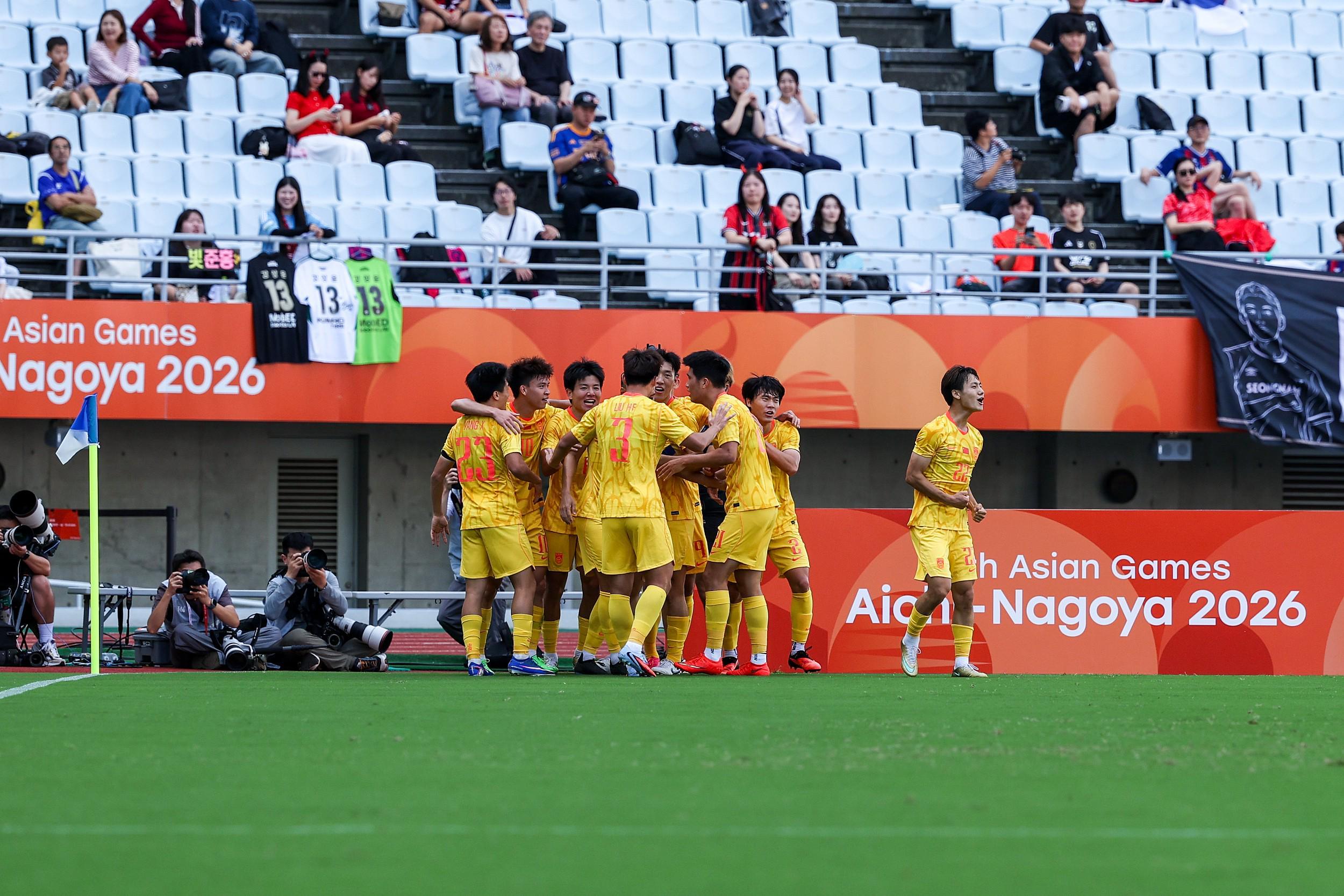 亚运男足半决赛：国足1-1韩国U23，射门4-1控球率49%-51%