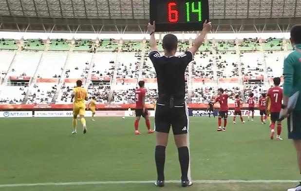 U23国足第84分钟换人 依木兰换下徐彬
