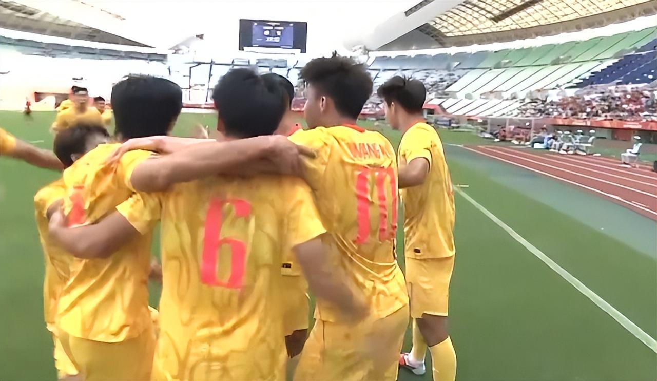 亚运男足半决赛1-2不敌韩国，国足U23止步四强，张玉宁破门难救主