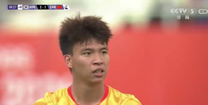 亚运男足补时张玉宁射门遭封堵 中国U23投诉手球未果