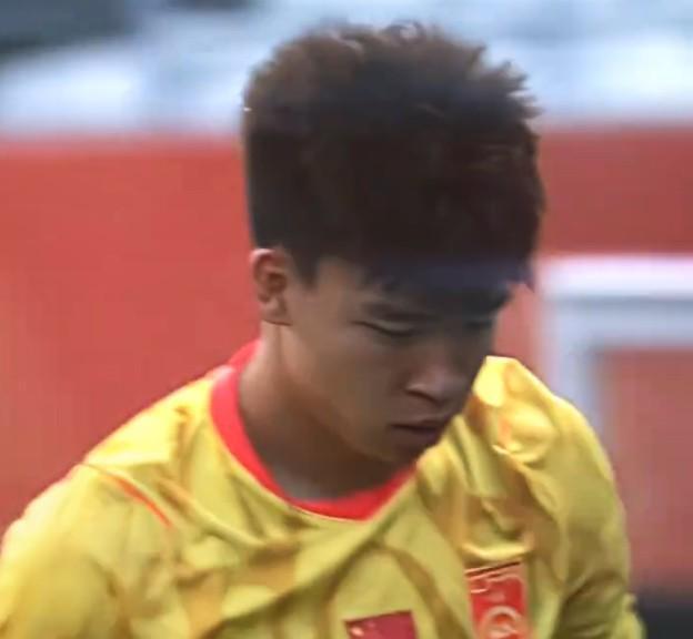 王钰栋：韩国球员手球犯规 中国男足亚运队1-2不敌韩国无缘决赛