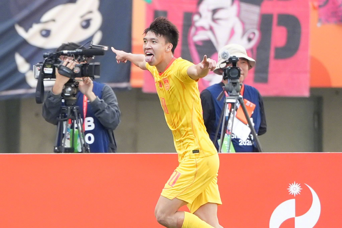 王钰栋破门助U23国足不敌韩国，坦言未来将赴欧留洋
