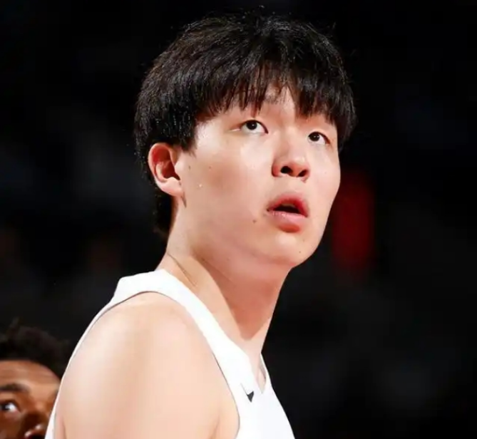 杨瀚森面临关键抉择：波特兰开拓者11月3日前决定是否执行2027-28赛季球队选项