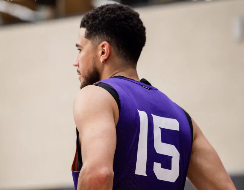布克谈NBA裁判参与训练营:有助于了解新赛季执法尺度