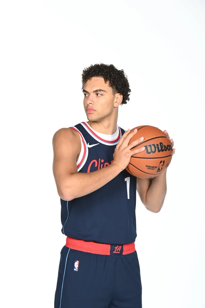 快船5号秀基顿-瓦格勒定妆照曝光，NBA官方晒图庆祝