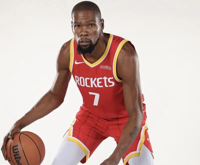 杜兰特成张伯伦后历史首人!NBA生涯场均25+分1+抢断1+盖帽