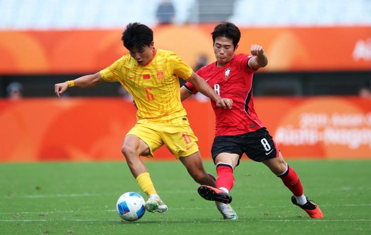 徐彬:中国U23男足1-2不敌韩国U23无缘决赛,把握机会能力稍逊
