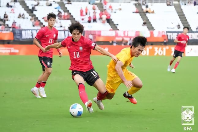U23男足1-2韩国遭逆转，年轻球员展现抗压能力