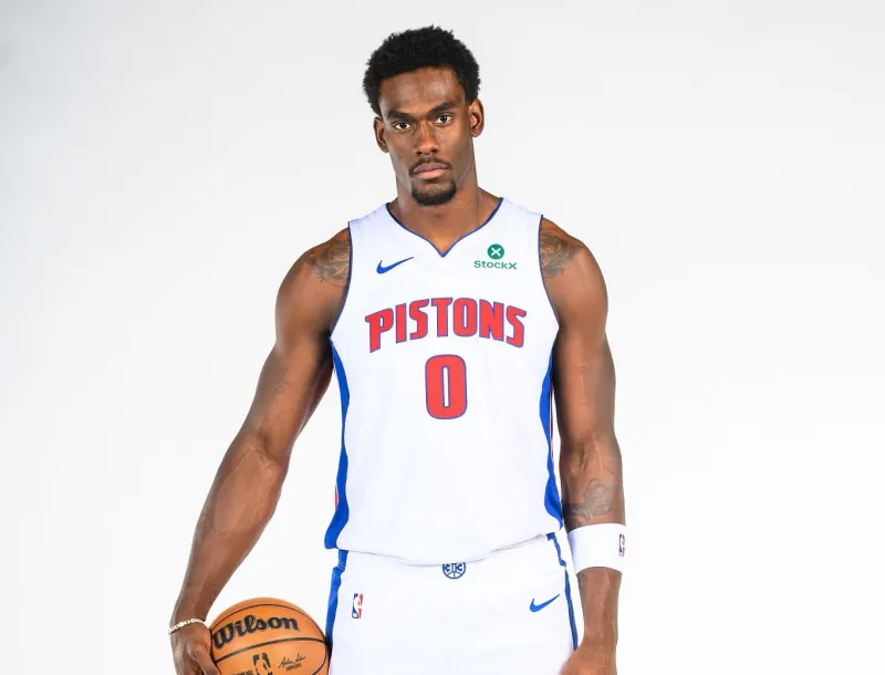 NBA记者：杰伦-杜伦若签1年960万资质报价将附带完整交易否决权