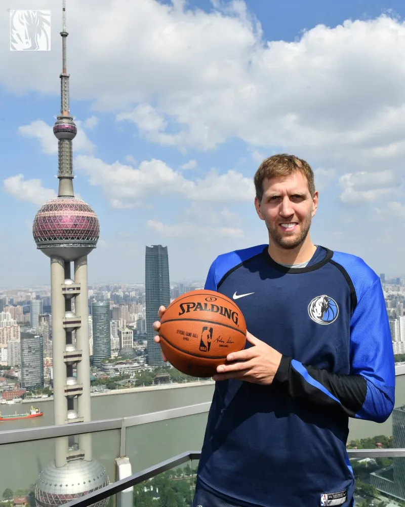 独行侠官方晒诺维茨基中国行旧照：回顾上次中国之旅