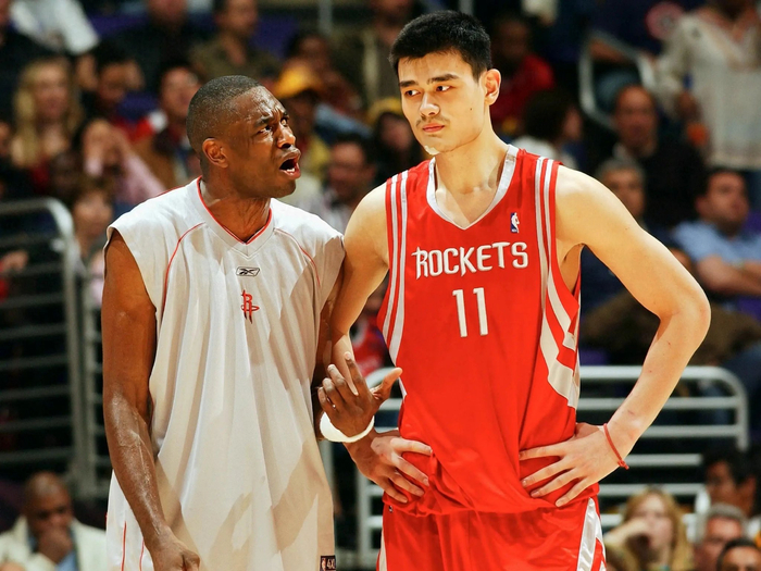 杜伦2亿美元合同引热议 姚明霍华德薪资对比凸显NBA时代变迁