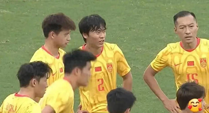 中国男足1-2负韩国，安东尼奥战术适配但球员执行不到位