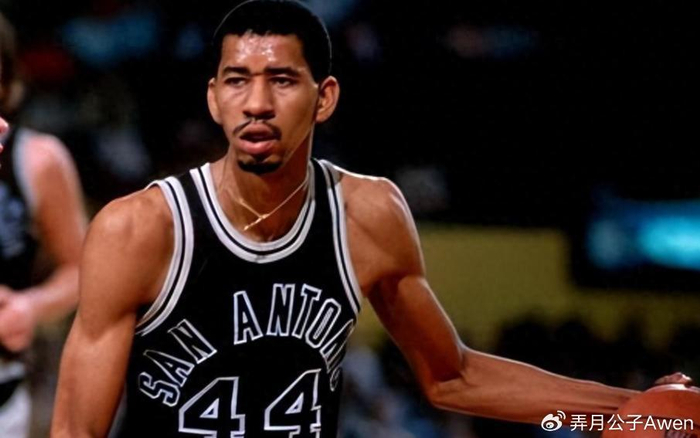 美媒评NBA历史十大得分王：乔丹第一，詹姆斯第四，库里第七