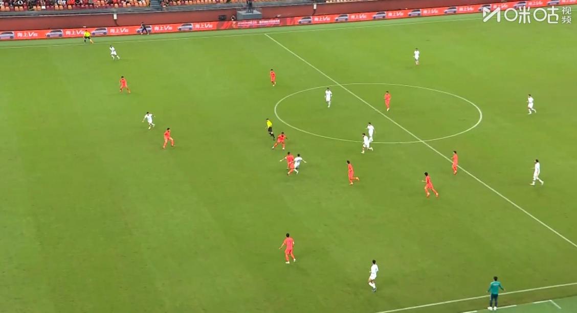 国足vs巴勒斯坦0-2落后！哈姆拉维单刀破门VAR改判