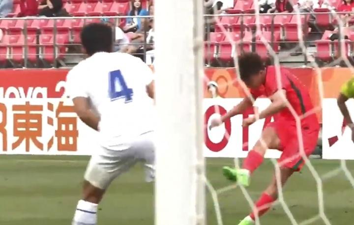 王钰栋世界波破门，中国U23男足2-1领先乌兹别克斯坦