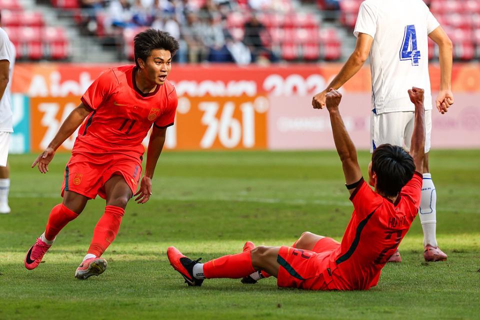 U23国足点球决战4比3胜乌兹别克斯坦，时隔28年首登亚运会领奖台