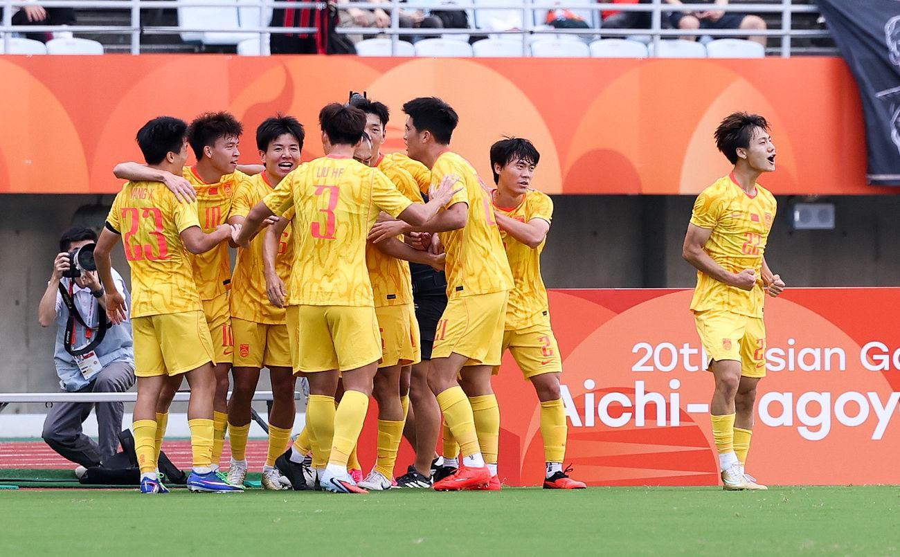 国足点球大战击败乌兹别克，时隔28年再夺亚运会男足季军
