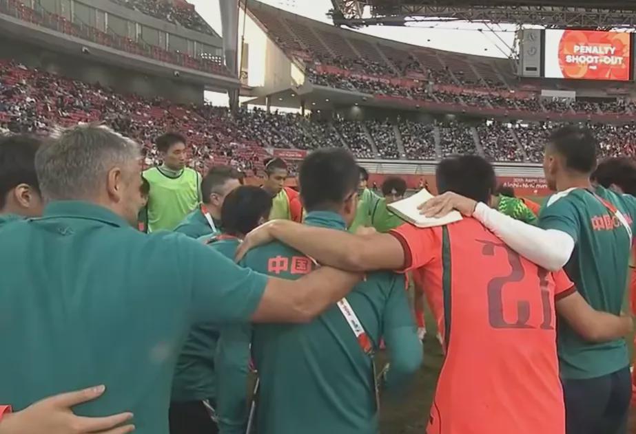 中国男足U23点球大战击败乌兹别克斯坦U23，李昊扑出2球创28年纪录