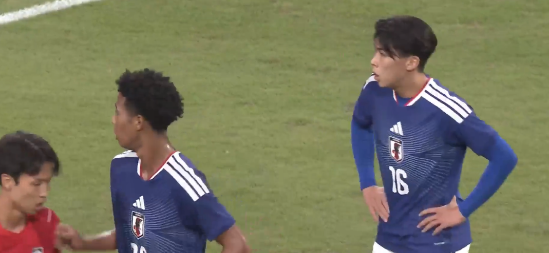 亚运男足决赛半场：韩国U230-0日本U23，恩瓦迪克伤退福永裕也造险