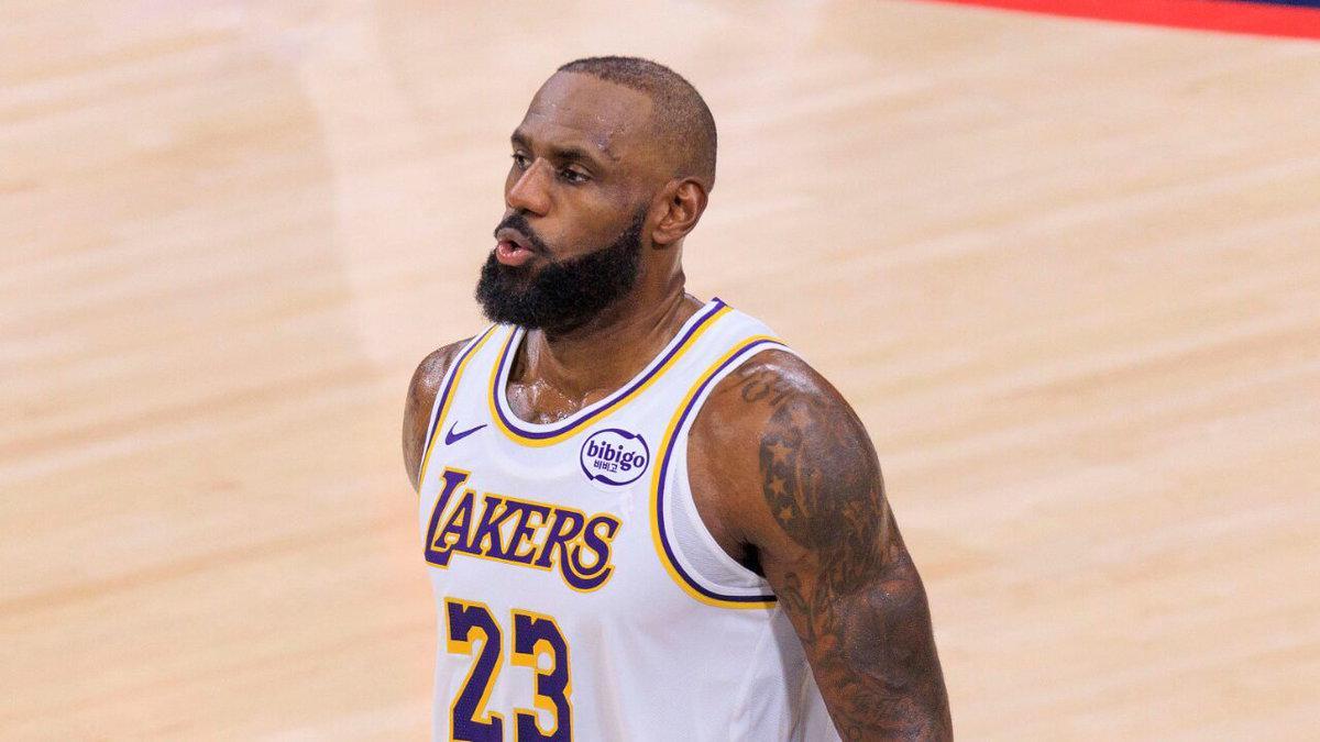 菲隆：勒布朗全速冲来那一刻，我才真正意识到NBA来了