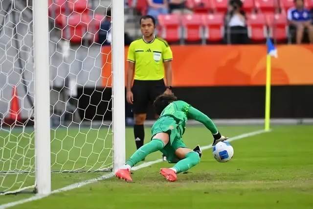U23国足点球大战击败乌兹别克斯坦 门神李昊两扑点成功臣