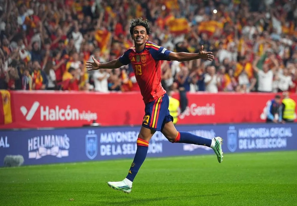亚马尔近21场首发全胜！西班牙3-1捷克欧国联小组赛