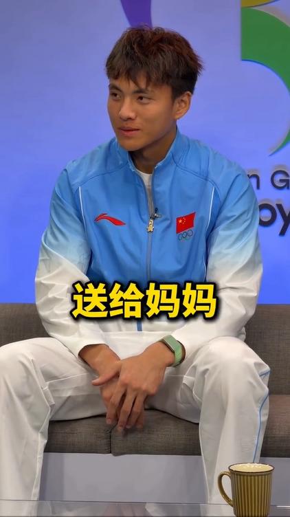 李昊亚运男足铜牌献母亲 生日惊喜成最大赢家