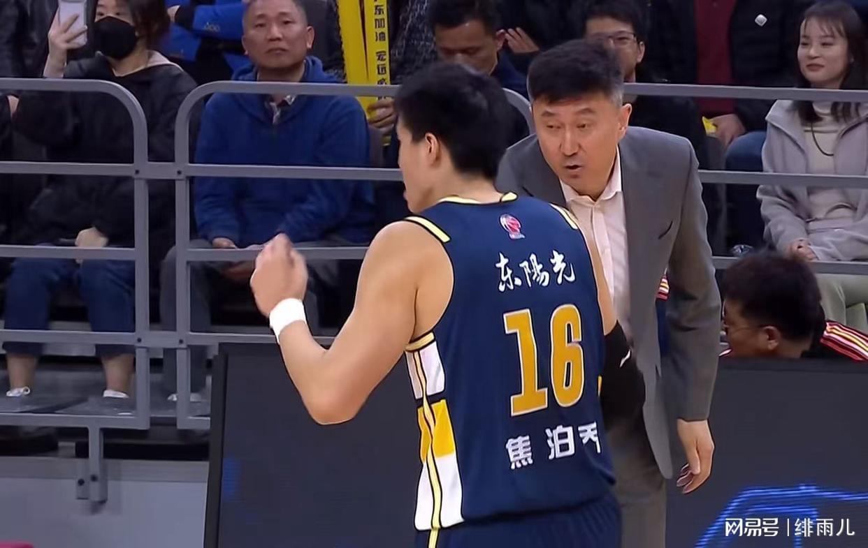 亚帅布局新援！NBA空间型内线罗宾逊或加盟广东队