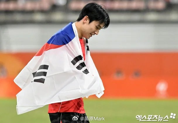 韩国国脚集体道歉：金牌免兵役争议引爆舆论