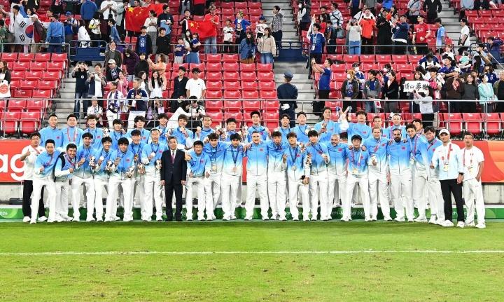 中国U23男足亚运夺铜！张新：三大球项目表现亮眼