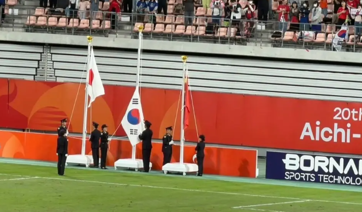 韩国男足夺冠却国旗未升，国歌放错引争议