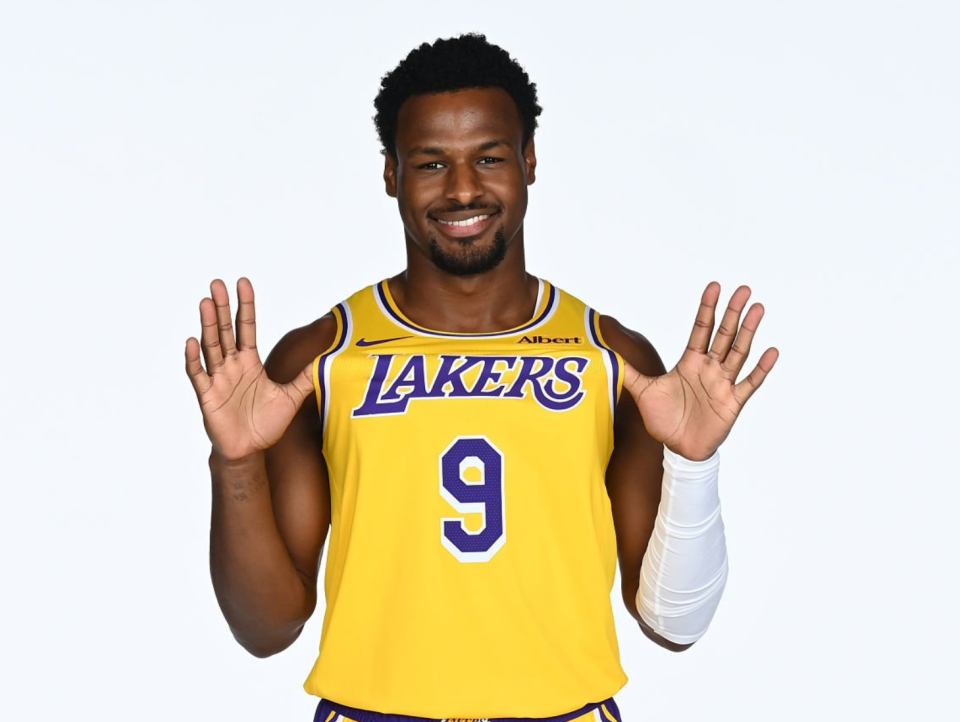 NBA高管：确实有球队对布朗尼感兴趣 他短时间内进步非常明显