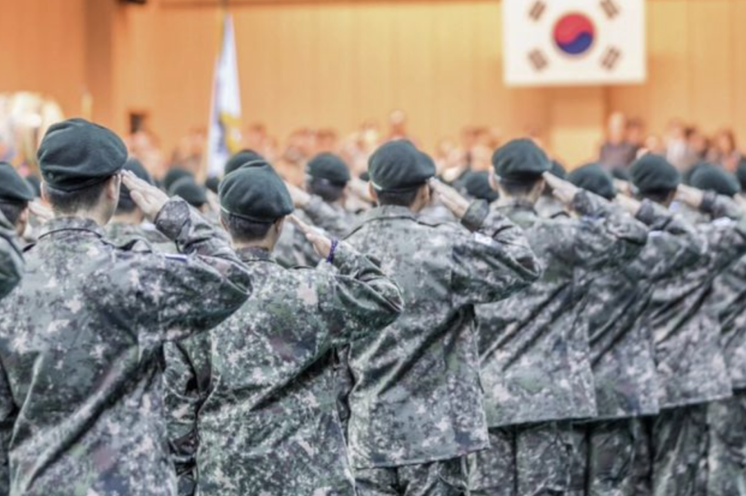 韩国男足队长李期奕亚运夺金后言论引发争议 透露免兵役特权遭舆论批评