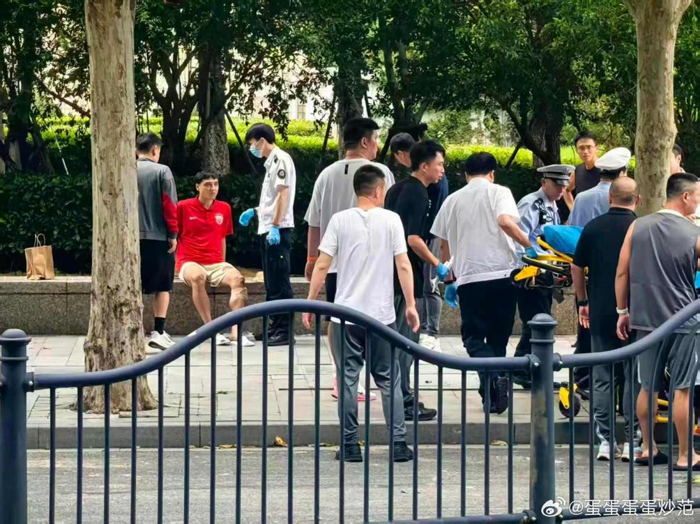 吾米提江试驾遭撞伤无缘亚运铜牌 中国U23男足时隔28年重登领奖台