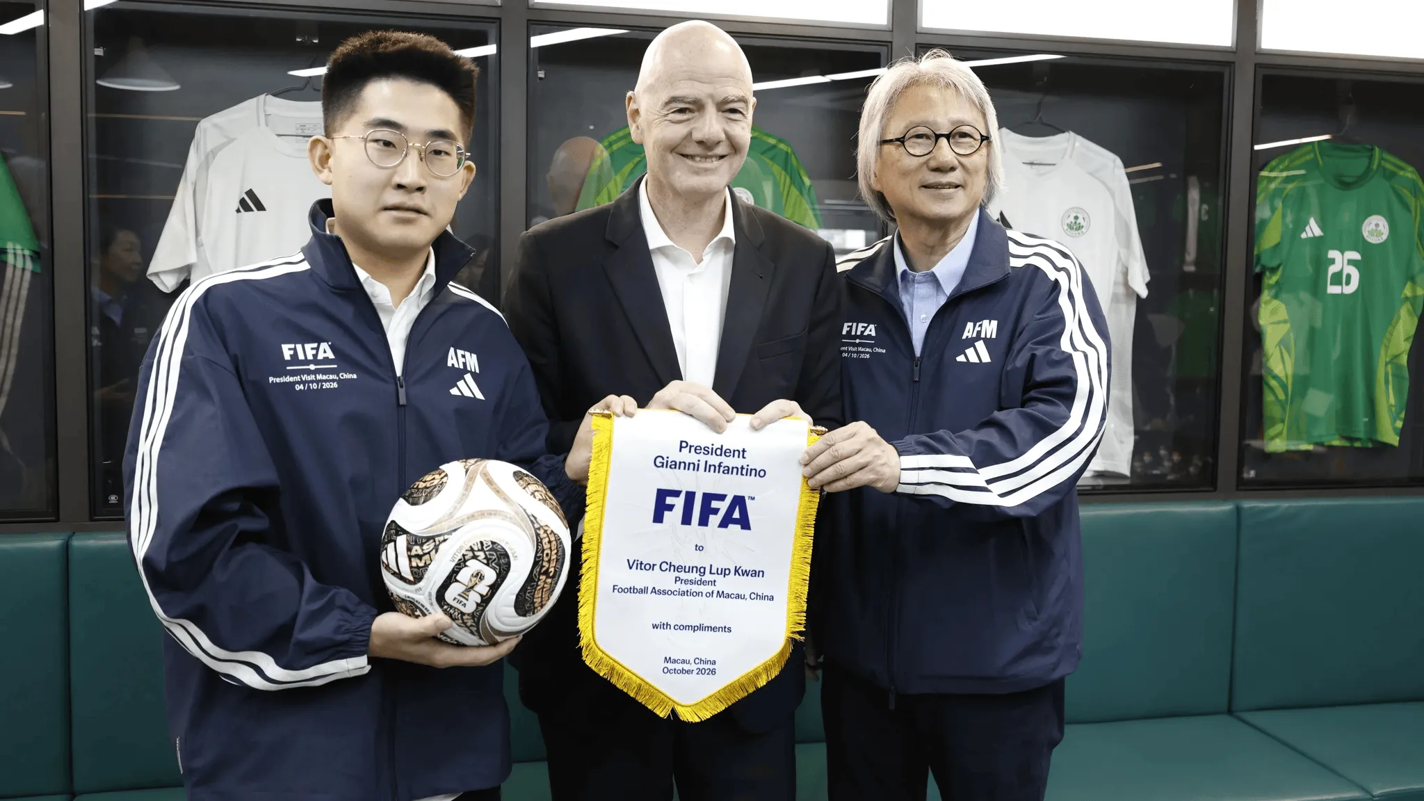 因凡蒂诺为澳门足总新总部揭幕，成首位访问澳门的FIFA主席