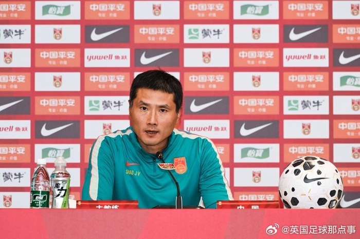 邵佳一称输球责任在主教练，年轻教练会反思改正