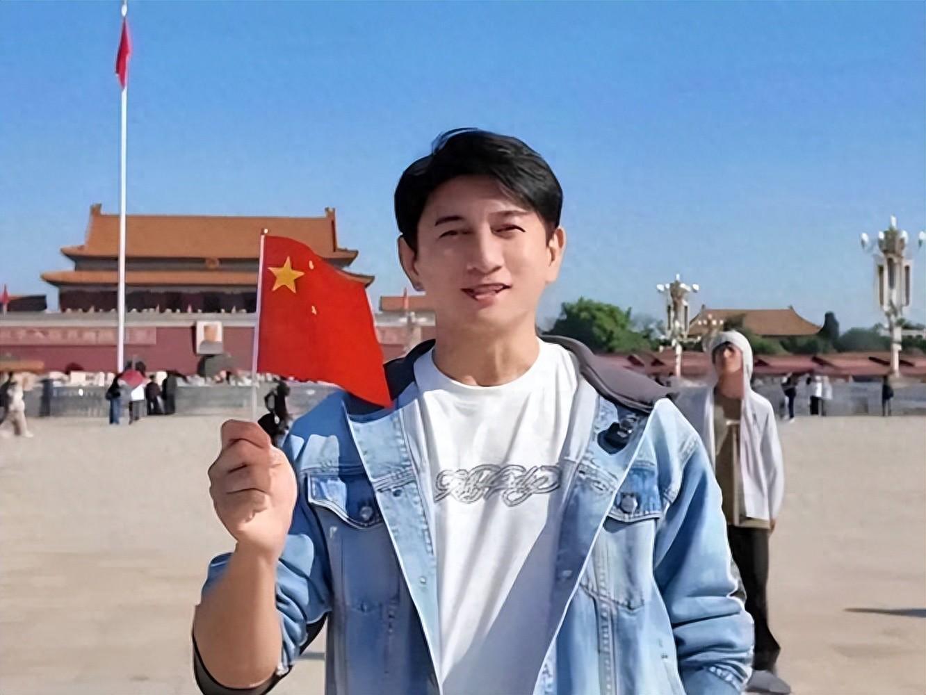 吴奇隆举国旗遭台湾取消开球，转身在大陆干了件漂亮事