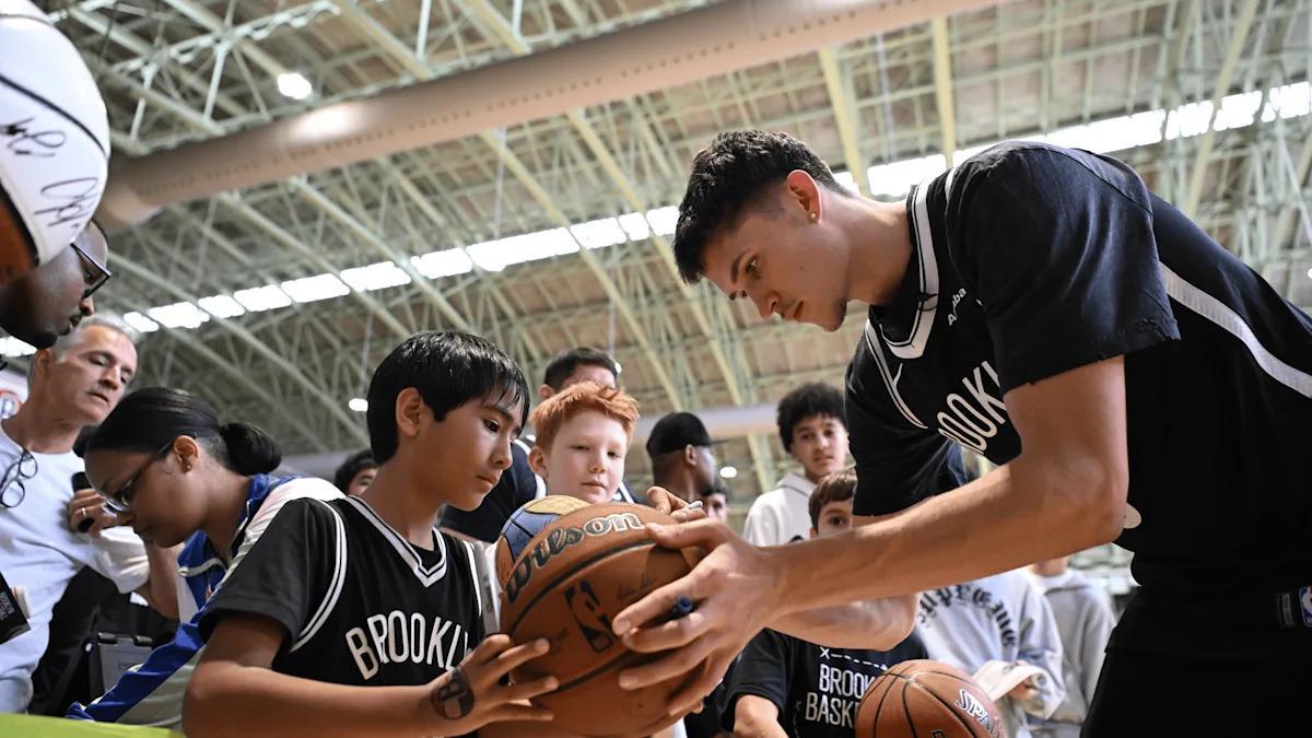 布鲁克林篮网举办Nets Fest活动,球员喊出震惊世界