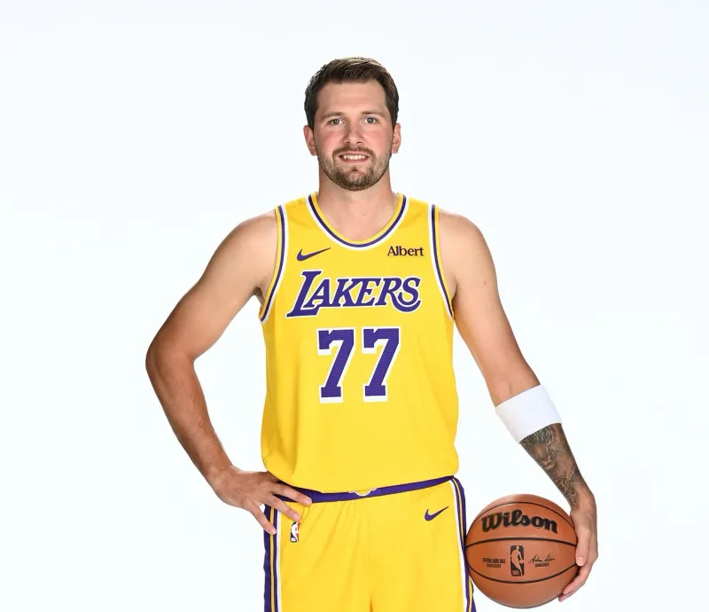 25-26赛季NBA关键时刻进攻效率榜:东契奇133.1居首
