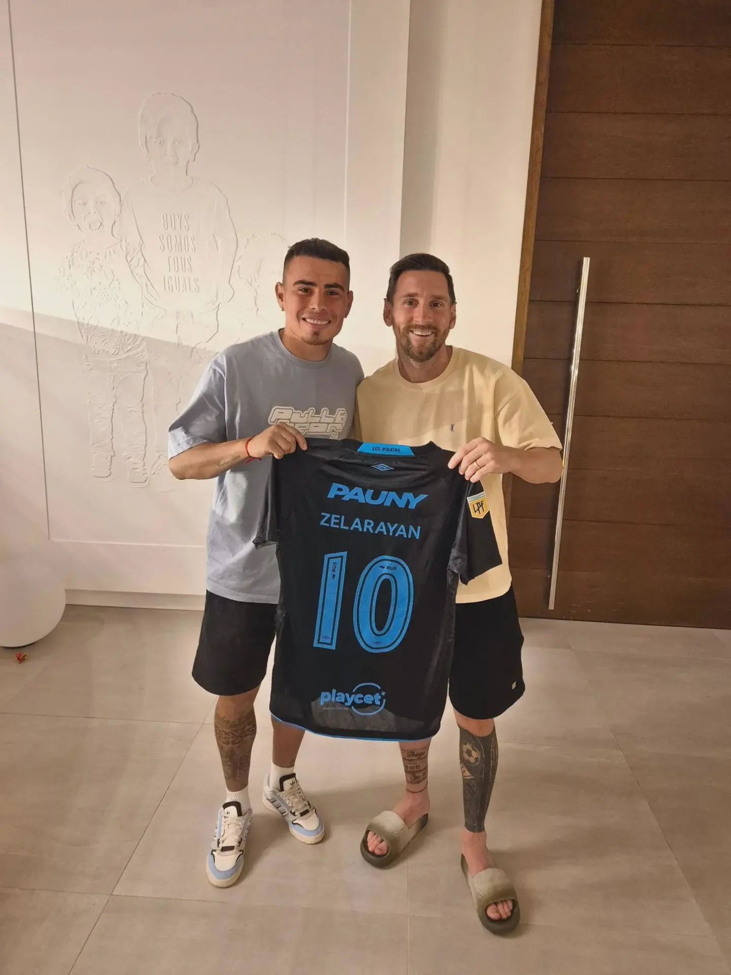 亚美尼亚国脚称拜访梅西原计划门口合影，结果被邀入家聊足坛